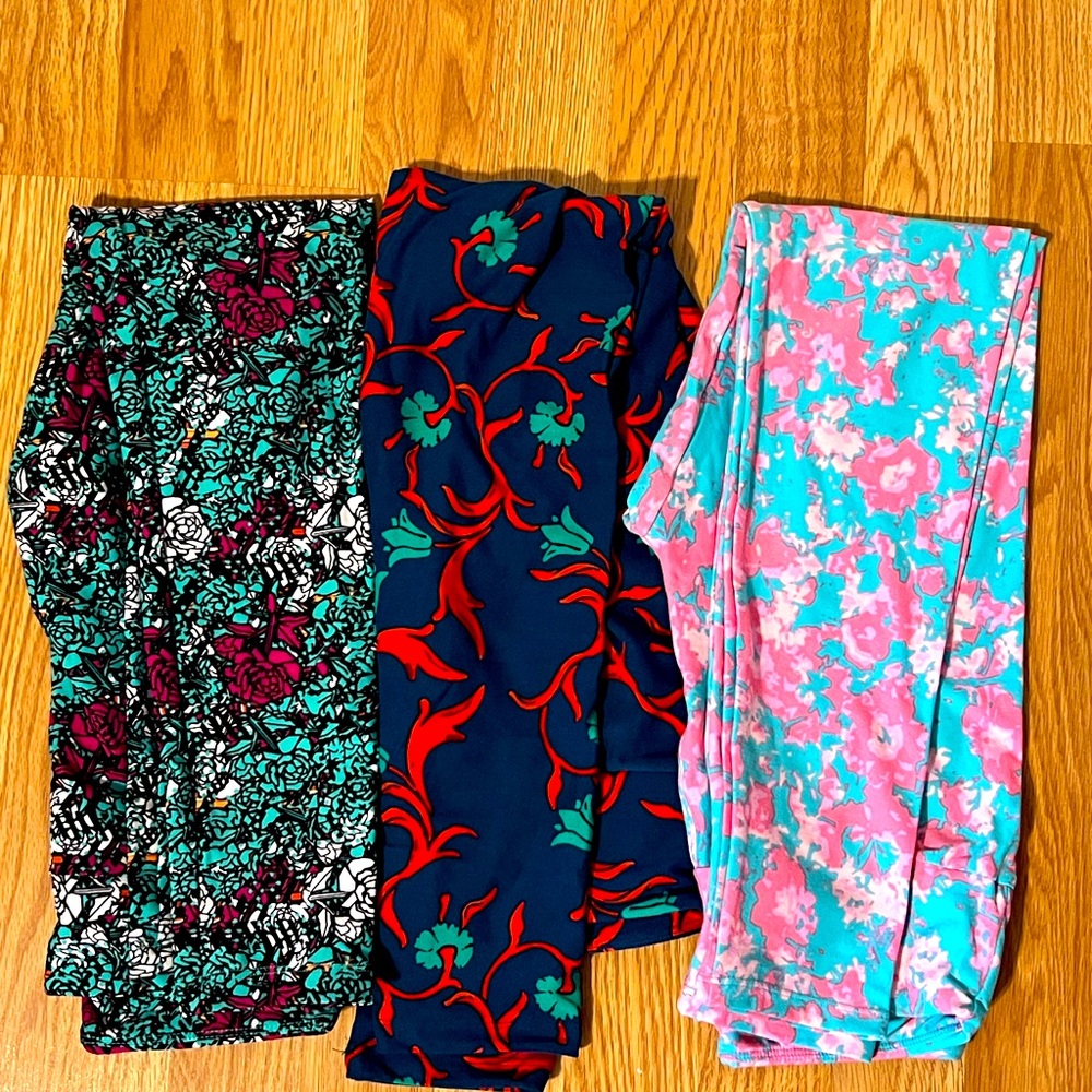 Three pairs NEW ladies OS leggings floral patterns